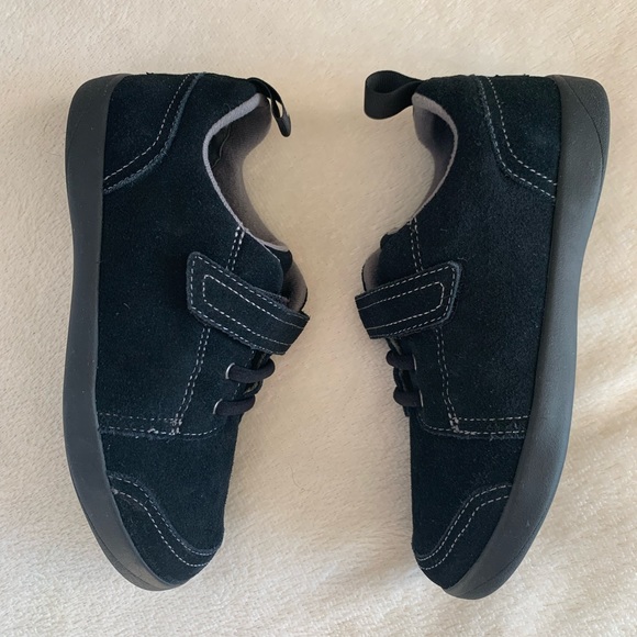 UGG Black K Kegan Shoes•Size 3•NEW - Picture 3 of 7
